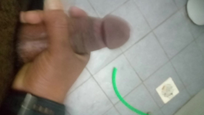 Masterbation in Bathroom (A Ovi)