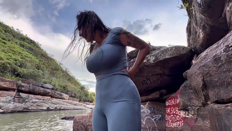 Jenifer Play: Sexo En El Rio Con El Mejor Amigo De Mi...