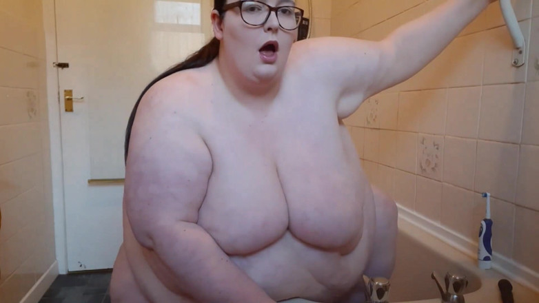 SSBBWLadyBrads: SSBBW för fet för att knulla ridning dildo misslyckas