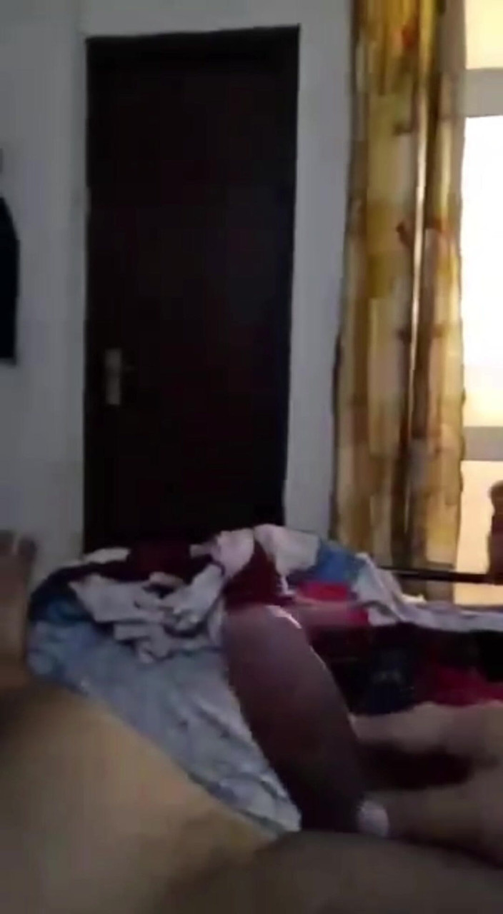 Indian porngirl: Sání manželova penisu druhý den