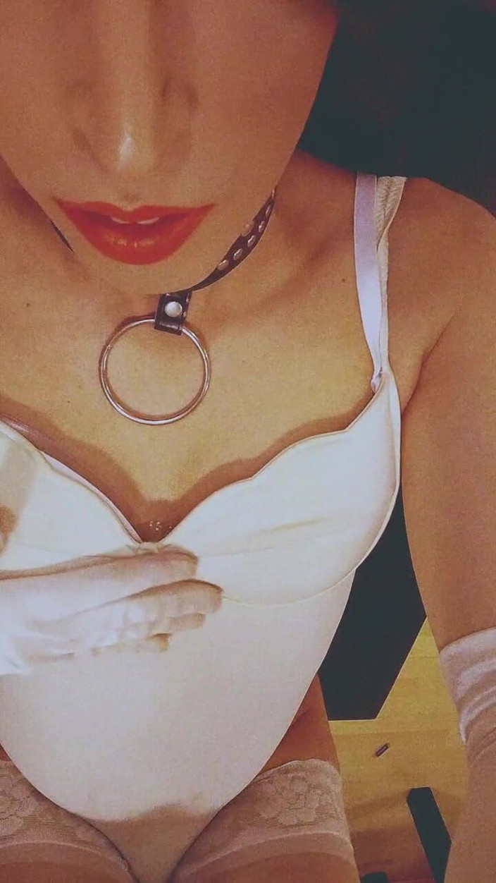 Tammy sissy slave: Masturbarea cu un dildo