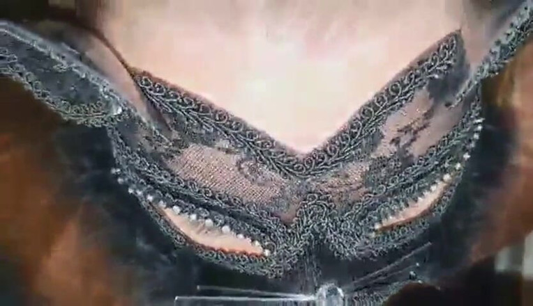 BBW-Cleopatra: Il mio schiavo mi dà ciò che desidero