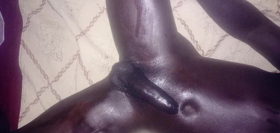 Hongi: Black Oiled African Dick Offloads Alot of Cum Shots