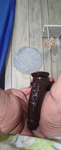 Kocası bugün evde yokken bu kaltak boşalıyor mu?