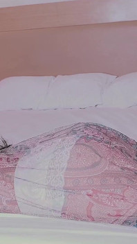 Süße stiefschwester wird nach einer körpermassage gefickt