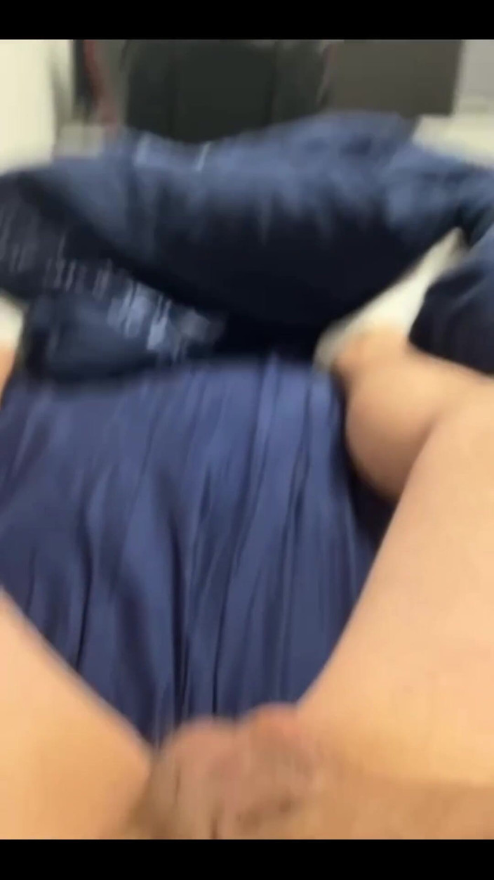 Hotlover1995x: Bušení kundičky s hračkami