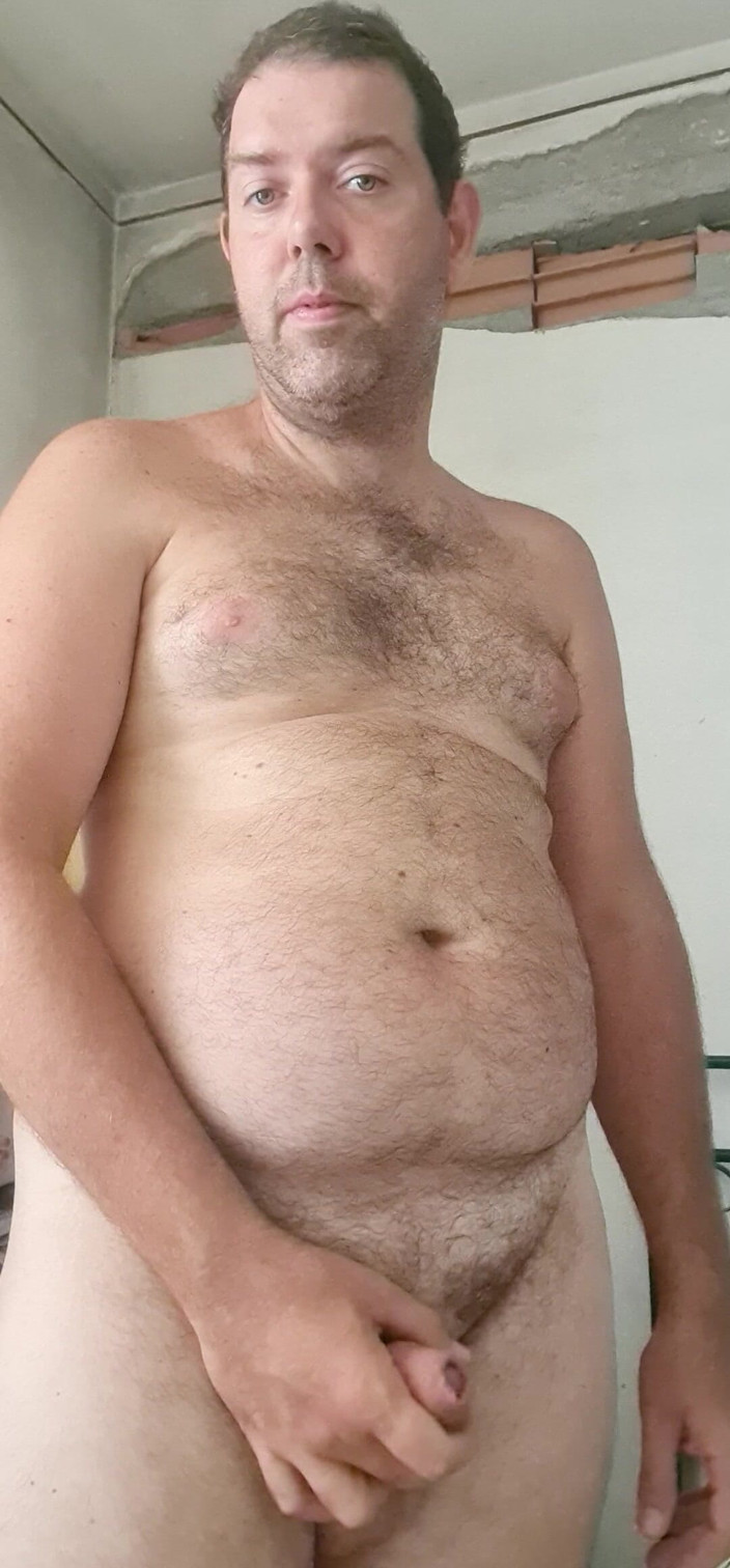 Mirko2589: Ragazzo nudo nella stanza