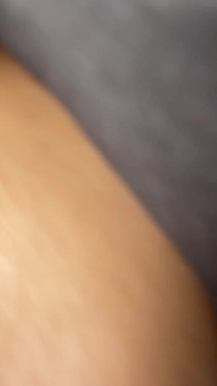 JOHTSRVA: Ejaculare înăuntru neagră cu pizdă umedă futută de o curvă pulă...