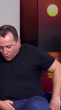 Büyük memeli seksi Suzy derin aşk içinde