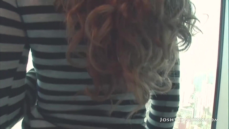Josh Stone XXX: Amatorska laska porno Elena Cole jeździ na swoim pierwszym BBC