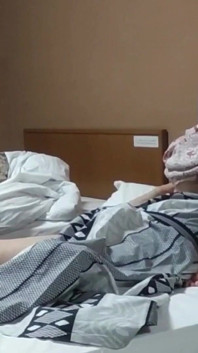 Okensurerade, äktenskapsbrottsliga mogna par POV på Hot Spring Inn