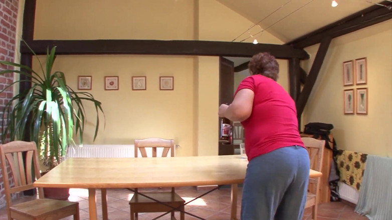 Swinger Friends Germany: Dovrei provare anche la nonna