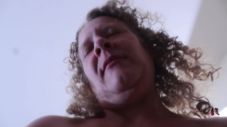 Reds BBW Hotties: MILF Gets Some Boyfriend Dick POV