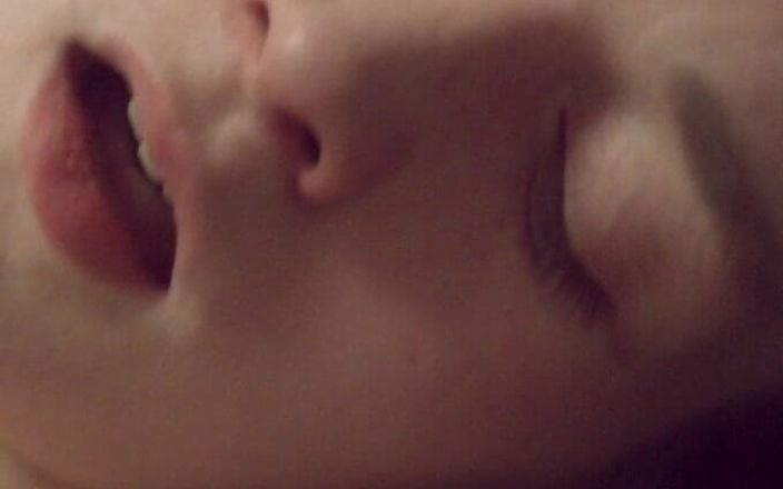 Dorian DomTop: Morgane Marks prend un gode noir sans effort