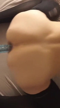 Dildo zerstört jungen femboy