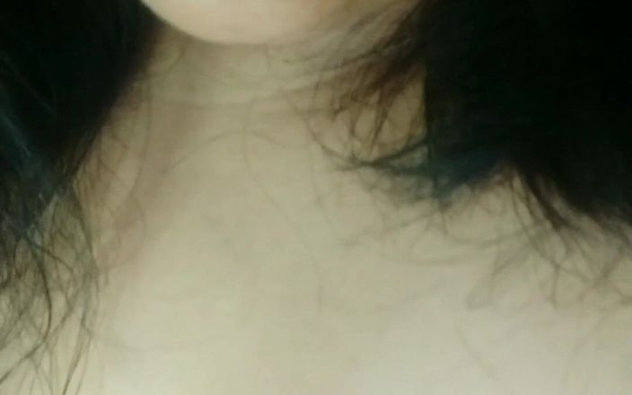 Carla Villalobos: Sexy manželka stříká všechno při masturbaci