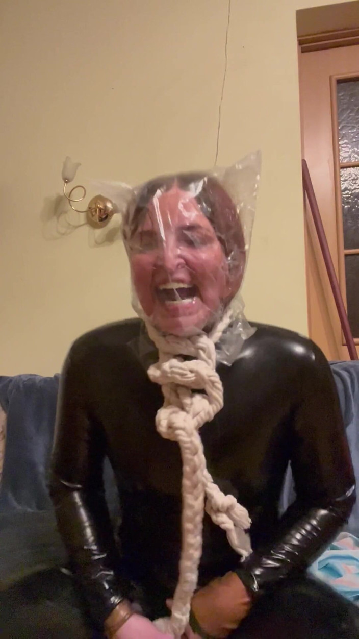 Elena917: 2 Latex Catsuits and 5 Minutes in Plastic Bag