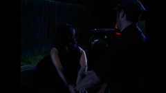 RATATATA!: 다니엘라 러시가 큰 경찰에게 심하게 당했어