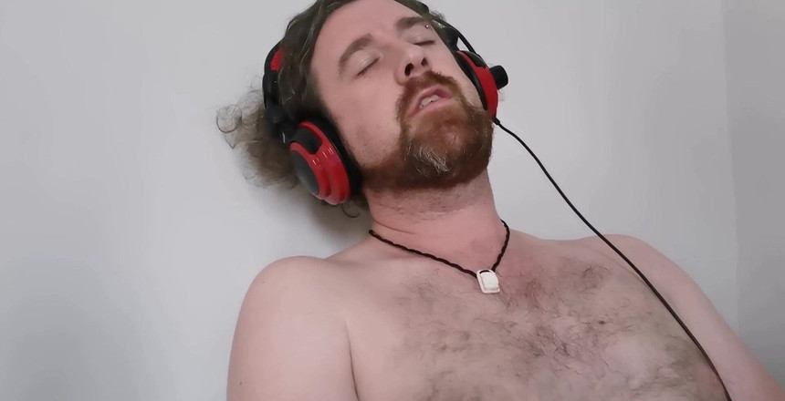 Dirty Talking Guy: Sledujte můj obličej, jak stříkám ...