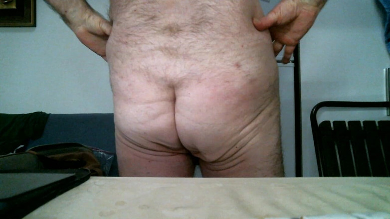 Coach Karl dude lodge: El culo creciente del entrenador Karl durante un show de...