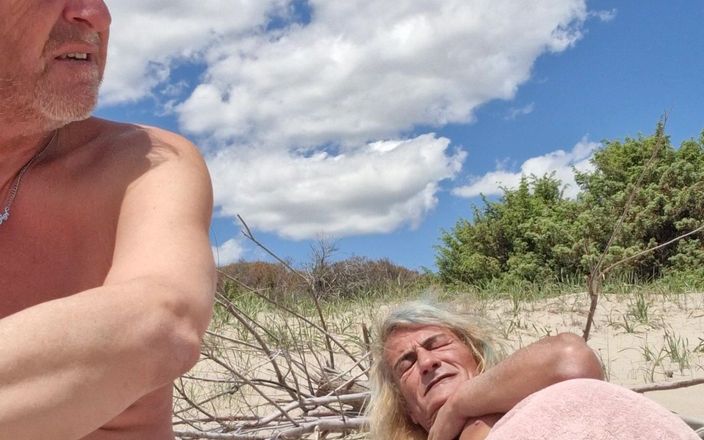 Gigi and David: Sexshow stripchat, fkk-strand, und typ, Gigi und dave 17-05-2025, P5