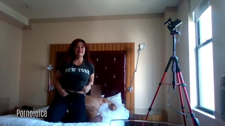 Gentleman Porno: Gospodina latino Kathalina își înșală bărbatul negru