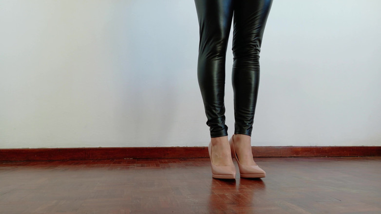 Kinky Lyrical: Stilettos Vs Piglet