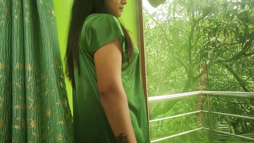 Vaishnavy Hot Transparent Nighty Romance with Sharun Raj and Showing Body with Shadow Transparent Nighty, Mallu Couple Nighty (Vaiga varun)