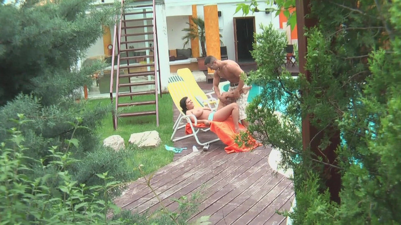 Erotic Planet X: Une Blonde Suce Une Bite Et Écarte La Chatte Dans Un...