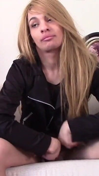 Nikki Spreads It