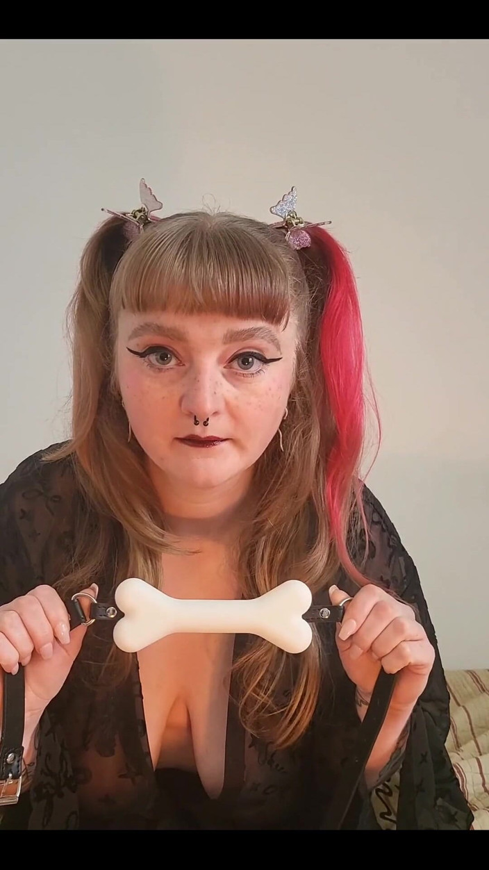 Bunny Royle: Woof !