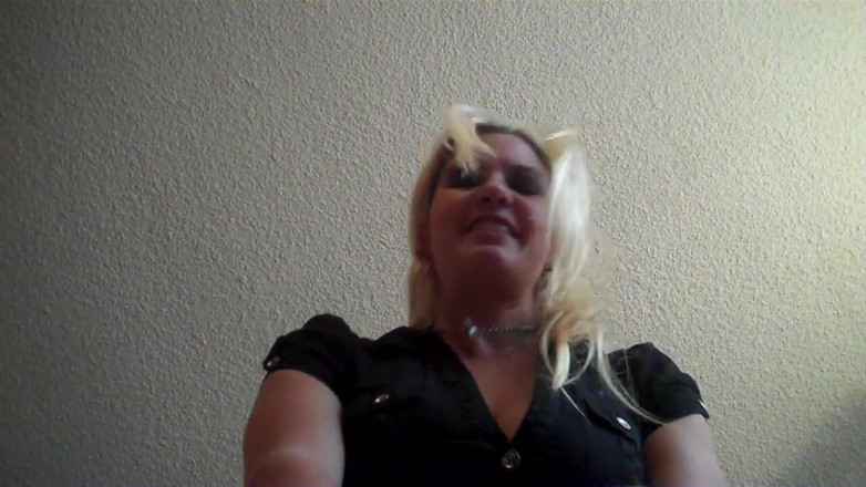 Cryptostudios: Tabitha giantess 251