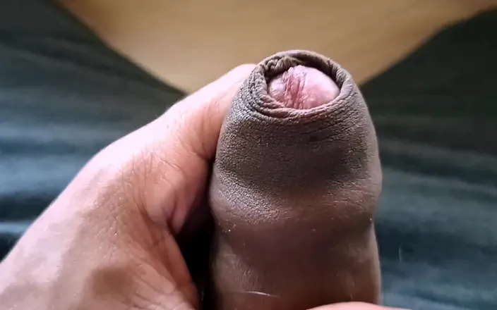 Tommhot: Masturbating My Uncut Cock Gets Wet Precum