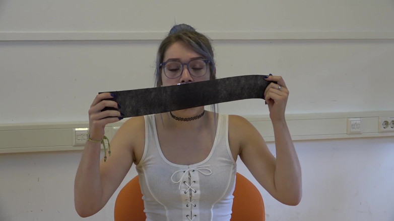 Restricting Ropes: Zichzelf kokhalzen met sokken van dichtbij