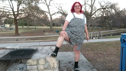 BBW nurse Vicki adventures with friends: Bêtisier en bottes ! Jeu de rôle avec la maîtresse BBW...