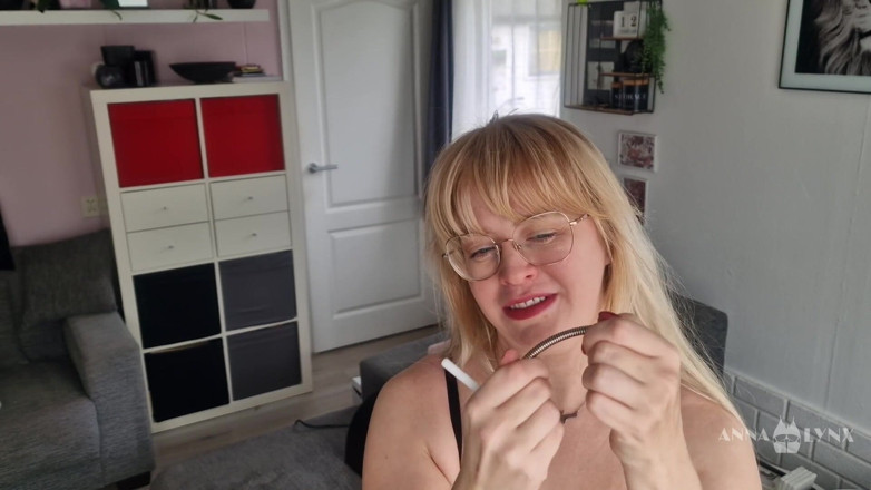 Anna Lynx: Sybian'i ilk kez deniyor - eyerleme meydan okumaları