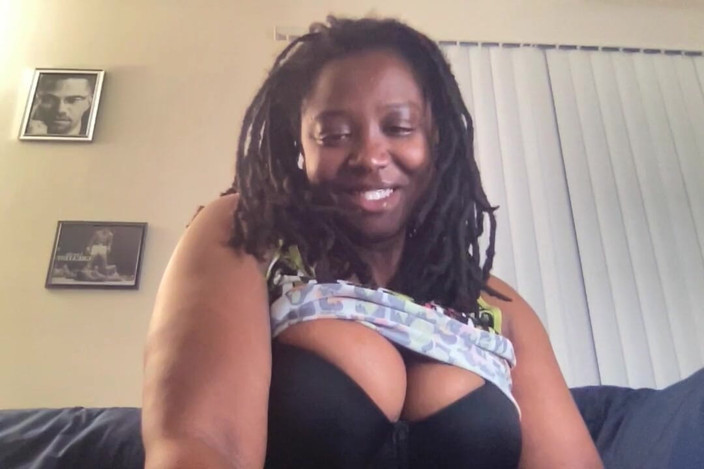 Curvy Brittany: Komm in cb