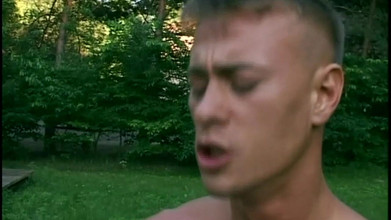 Inhonorof porn: En perfekt röv att bryta på gräsmattan