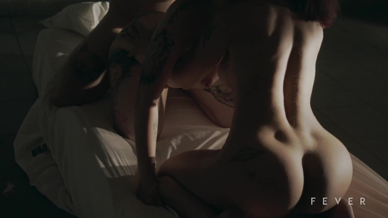 Fever Films: Threesome pertamaku, membelah memek pacarku
