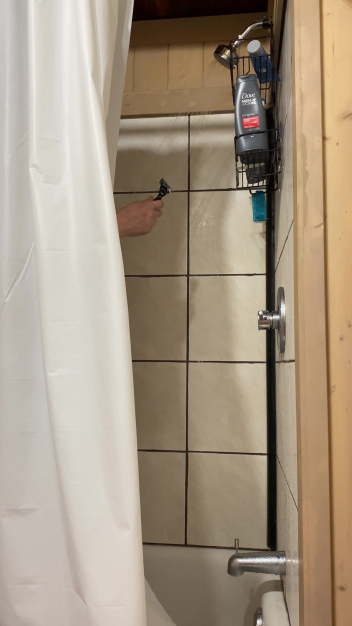 Ely marcotte: Helly Seul Dans Sa Chambre.