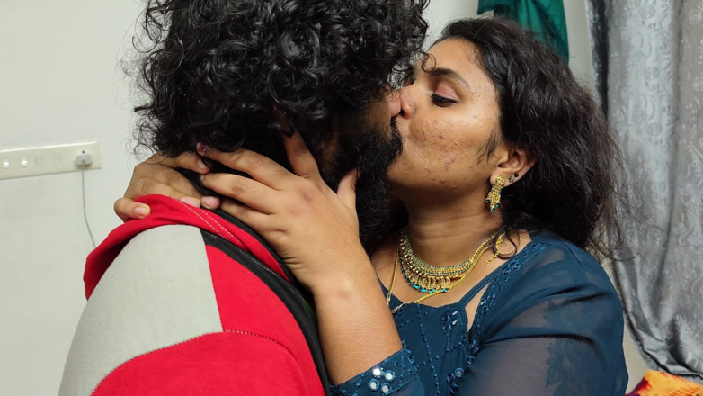 Vaigavarun45: Sex with Step Sister While She Make the Bed, Malayali...