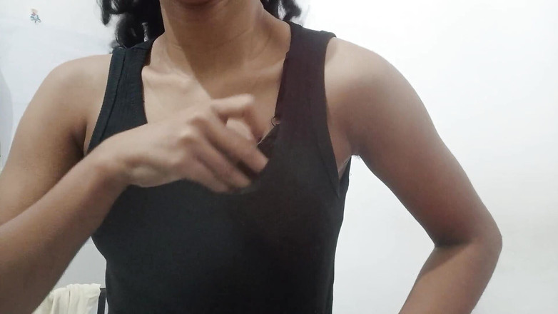 desigirl93: हॉट प्यारी लड़की चरमसुख पाने के लिए डिल्डो का उपयोग कर रही है!