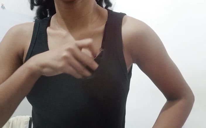 desigirl93: Cô gái dễ thương nóng bỏng sử dụng dương vật...