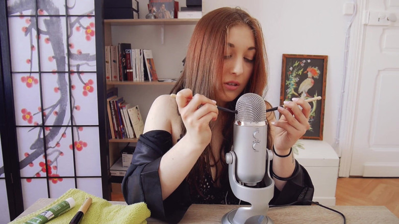 Madelaine_Rousset: Erotic ASMR - Wake up with me