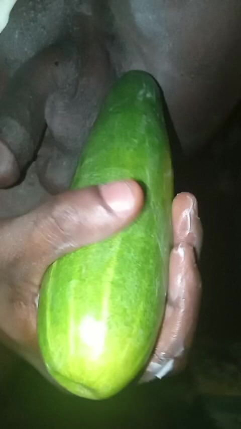 Badman4606: Büyük dildo ile göte zarar ver