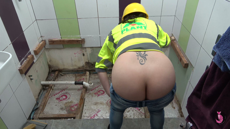 Summer Fox: The Builders Buttcrack