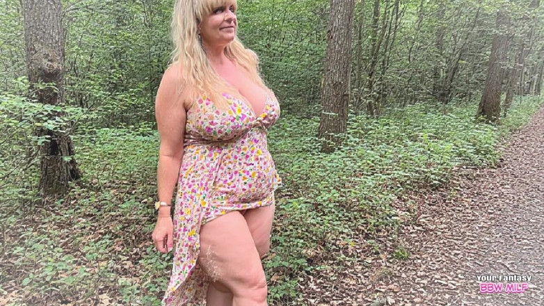 BBW_Wife: Tits Out in Nature - Seductive BBW MILF Godess Flaunts Her...