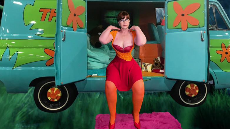 Carmen Angel: Mamie Velma Dinkley : Magic Mystery Tour : masturbation et pipe