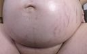 Milky Mari Exclusive: 9-månaders gravid fru gör en oljemassage för sin sexiga kropp!...