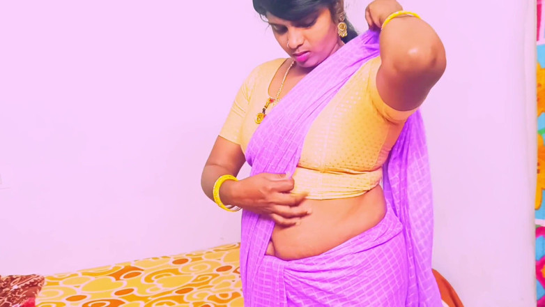 Telugu honey lips: Hintli güzel üvey anne ve üvey oğlu sikişiyor